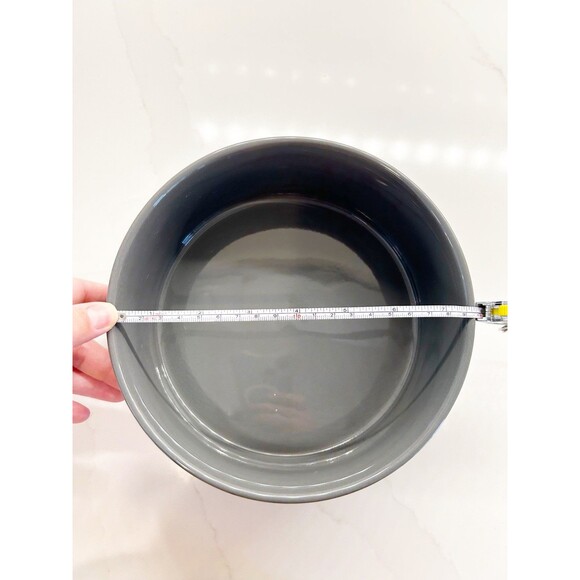 Pampered Chef 8” Quick Cooker Ceramic Pot #100043 with Silicone Lid New - Picture 3 of 4